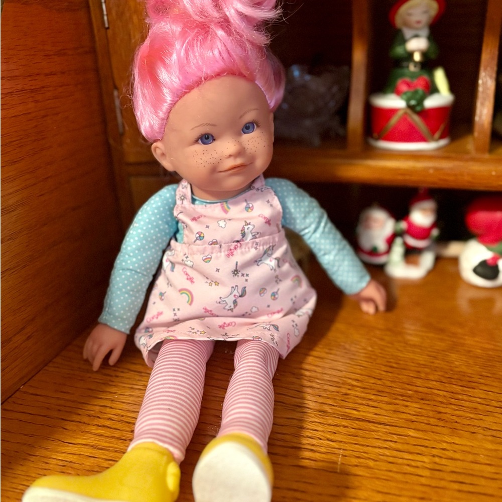 Pink-Haired Corolle French Doll 💛